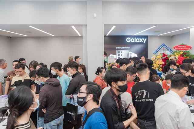 Cửa Hàng Trải Nghiệm Samsung SamCenter thứ 30 ghi điểm "cực mạnh" với hành trình mang trải nghiệm Samsung quốc tế đến Việt Nam - Ảnh 4. Cửa Hàng Trải Nghiệm Samsung SamCenter thứ 30 ghi điểm "cực mạnh" với hành trình mang trải nghiệm Samsung quốc tế đến Việt Nam - Ảnh 4.