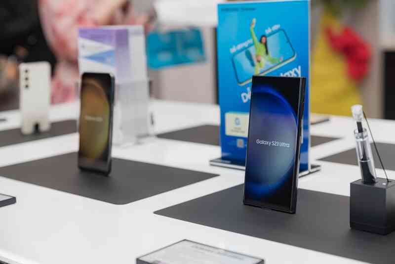 Không khí náo nhiệt trong ngày khai trương cửa hàng trải nghiệm Samsung SamCenter thứ 30
