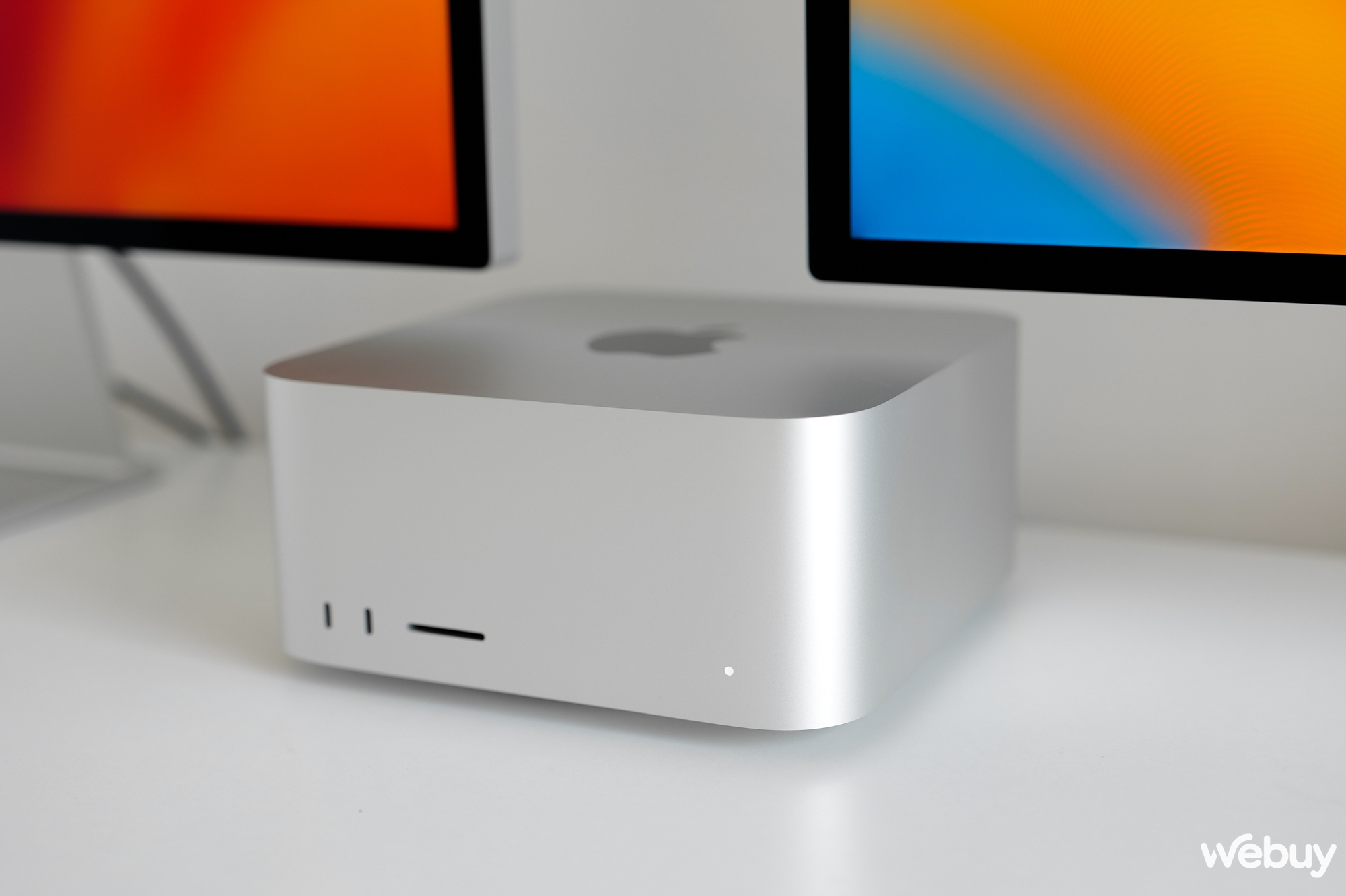 Đây là "quái vật" Mac Studio 2023: Thiết kế không đổi, hiệu năng nâng cấp mạnh mẽ với chip M2 Max/Ultra, giá từ 54,99 triệu đồng - Ảnh 5. Đây là "quái vật" Mac Studio 2023: Thiết kế không đổi, hiệu năng nâng cấp mạnh mẽ với chip M2 Max/Ultra, giá từ 54,99 triệu đồng - Ảnh 5.