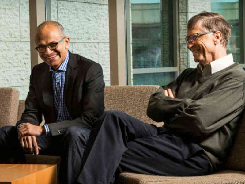 Satya Nadella: Người thừa kế xuất sắc của Bill Gates, vị CEO kiếm 1 tỷ USD nhờ giúp cổ phiếu Microsoft tăng trưởng 900%