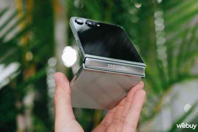 Đây là Galaxy Z Flip5: Bản nâng cấp lớn nhất của Galaxy Z Flip từ trước đến nay - Ảnh 8. Đây là Galaxy Z Flip5: Bản nâng cấp lớn nhất của Galaxy Z Flip từ trước đến nay - Ảnh 8.
