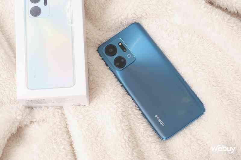 Trên tay smartphone giá rẻ mới của Honor: Camera 50MP, pin 6000mAh là điểm cộng, giá chỉ 3,99 triệu đồng