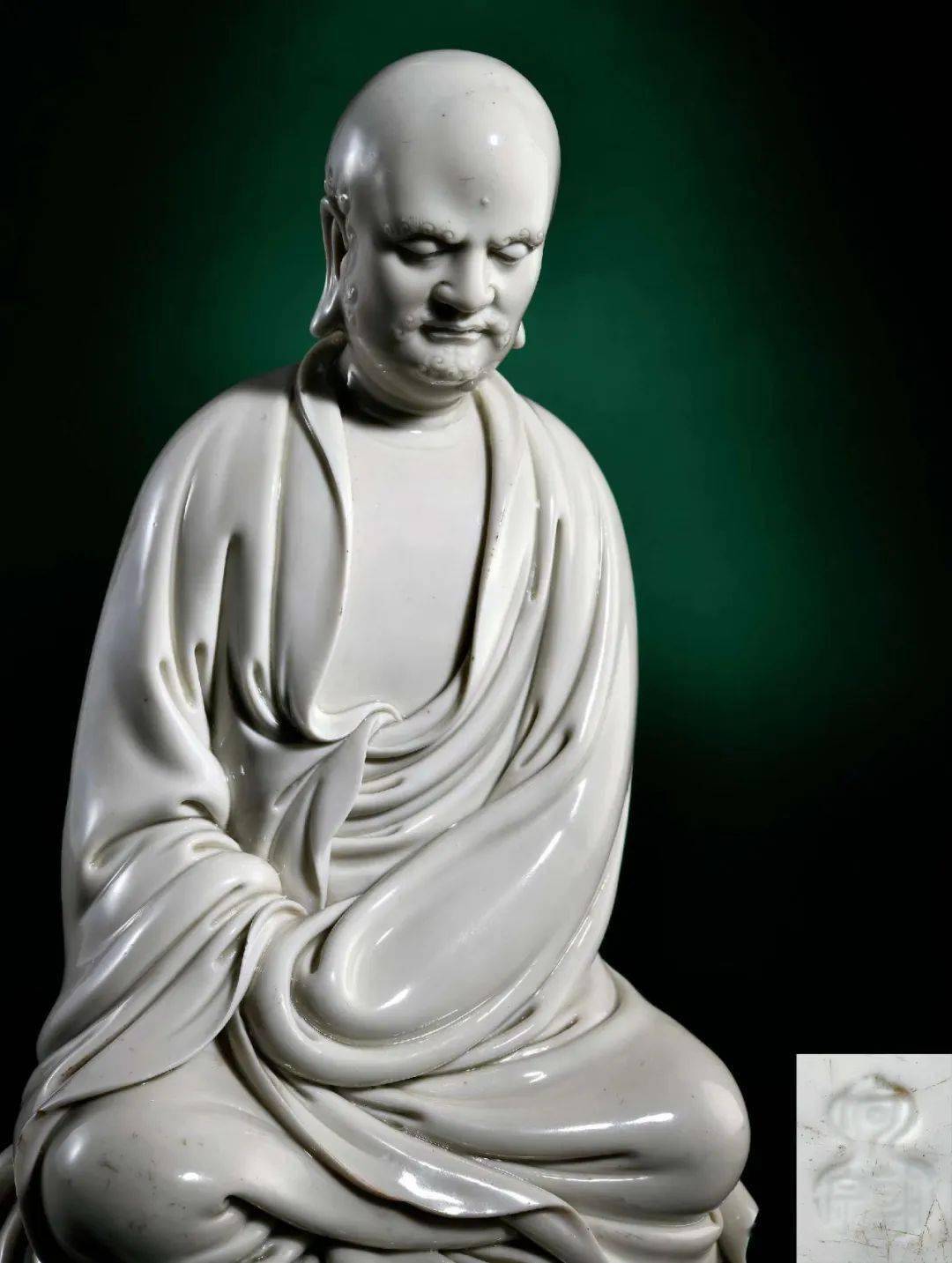 Tình cờ mua bức tượng cũ với giá 1,3 triệu đồng, người đàn ông không ngờ bán được giá gấp 30.000 lần - Ảnh 5. Tình cờ mua bức tượng cũ với giá 1,3 triệu đồng, người đàn ông không ngờ bán được giá gấp 30.000 lần - Ảnh 5.