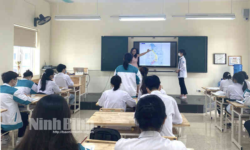 Phát huy vai trò của người thầy trong thời đại công nghệ số