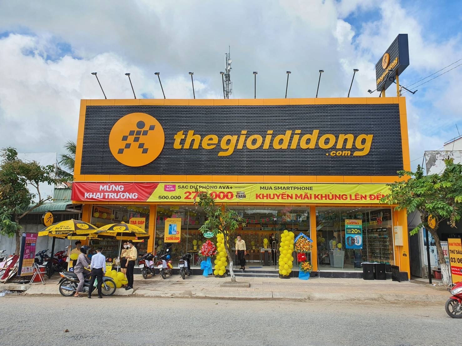 Tiết lộ kết quả kinh doanh 6 tháng đầu năm của Thế giới di động, FPT Shop, CellphoneS, Di động Việt: Tiếng "rên xiết" kéo dài thuộc về ai?