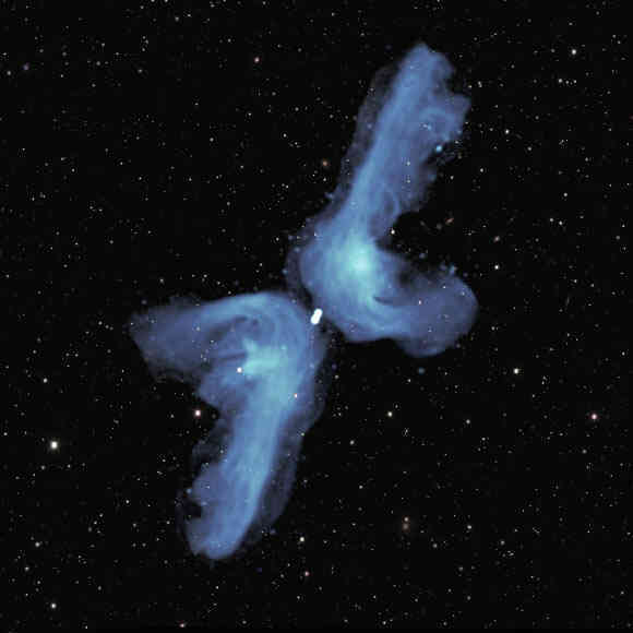 NASA phát hiện cấu trúc giống như cây thánh giá ở giữa thiên hà - Ảnh 4. NASA phát hiện cấu trúc giống như cây thánh giá ở giữa thiên hà - Ảnh 4.