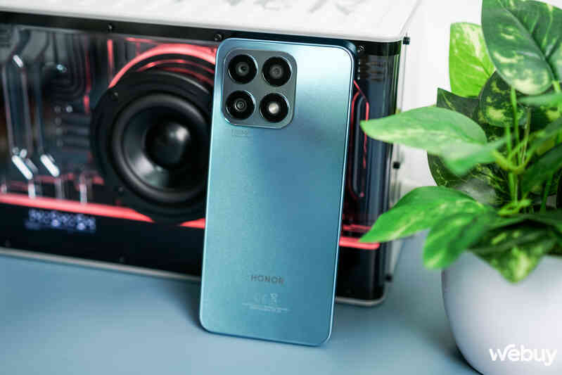 Trên tay Honor X8a: Thiết kế vuông vức, chip Helio G88 và camera 100MP - Ảnh 10. Trên tay Honor X8a: Thiết kế vuông vức, chip Helio G88 và camera 100MP - Ảnh 10.
