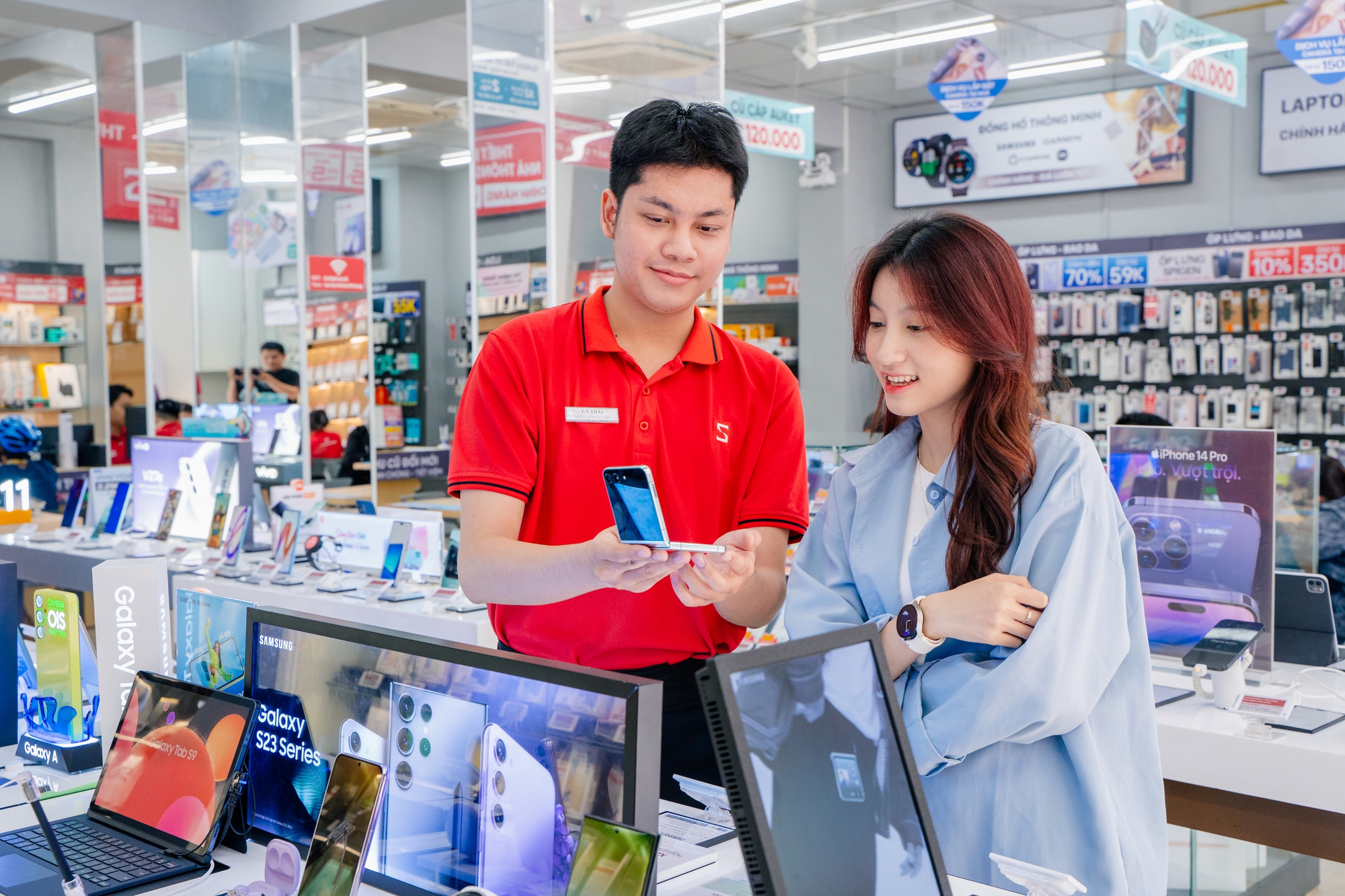 Người dùng Việt săn đón bộ đôi Galaxy Z mới