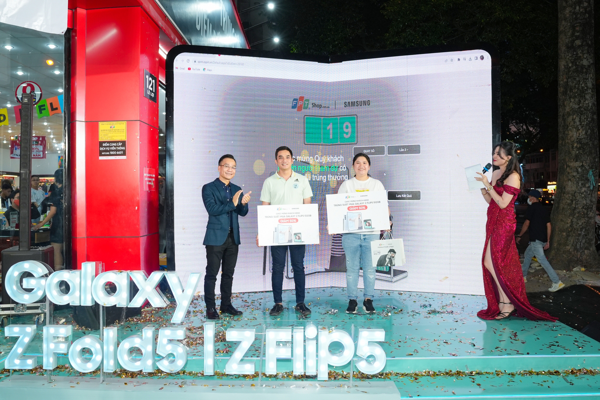 Người dùng Việt săn đón bộ đôi Galaxy Z mới - Ảnh 2. Người dùng Việt săn đón bộ đôi Galaxy Z mới - Ảnh 2.