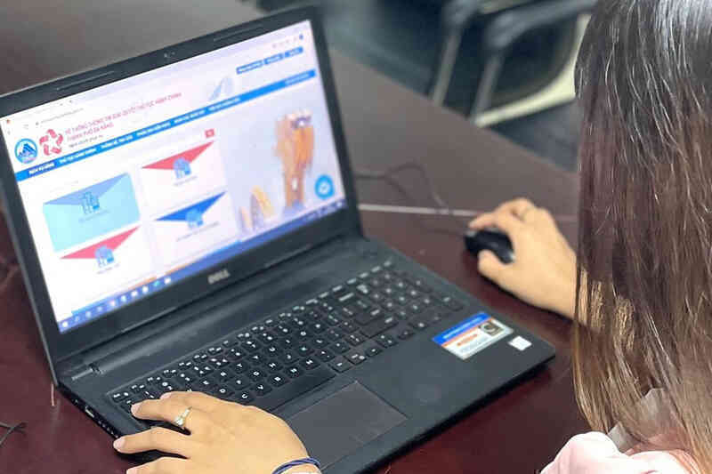 Chọn tôn vinh dịch vụ công trực tuyến phục vụ tốt người dân, doanh nghiệp
