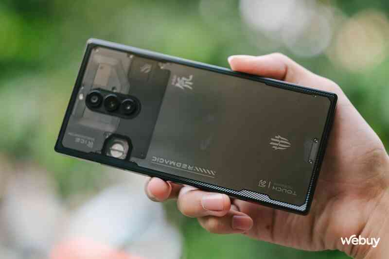 Khi smartphone chơi game có thiết kế đẹp hơn cả iPhone và Samsung - Ảnh 18.