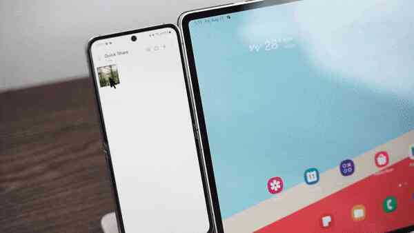 Muôn kiểu sáng tạo, kết hợp độc đáo khi sở hữu đầy đủ hệ sinh thái Galaxy 2023 - Ảnh 3. Muôn kiểu sáng tạo, kết hợp độc đáo khi sở hữu đầy đủ hệ sinh thái Galaxy 2023 - Ảnh 3.