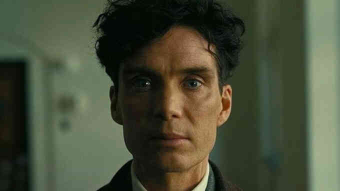 Oppenheimer: Bi kịch của cha đẻ bom nguyên tử và màn "flexing điện ảnh" đến từ Christopher Nolan - Ảnh 2. Oppenheimer: Bi kịch của cha đẻ bom nguyên tử và màn "flexing điện ảnh" đến từ Christopher Nolan - Ảnh 2.