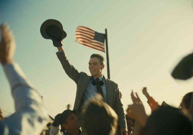 Oppenheimer: Bi kịch của cha đẻ bom nguyên tử và màn "flexing điện ảnh" đến từ Christopher Nolan - Ảnh 6. Oppenheimer: Bi kịch của cha đẻ bom nguyên tử và màn "flexing điện ảnh" đến từ Christopher Nolan - Ảnh 6.