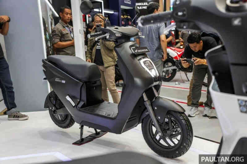 'Lính tiên phong' xe máy điện của Honda chính thức trình làng tại thị trường Đông Nam Á: tốc độ 45km/h đi được 40km, giá từ 62 triệu đồng - Ảnh 2. 'Lính tiên phong' xe máy điện của Honda chính thức trình làng tại thị trường Đông Nam Á: tốc độ 45km/h đi được 40km, giá từ 62 triệu đồng - Ảnh 2.