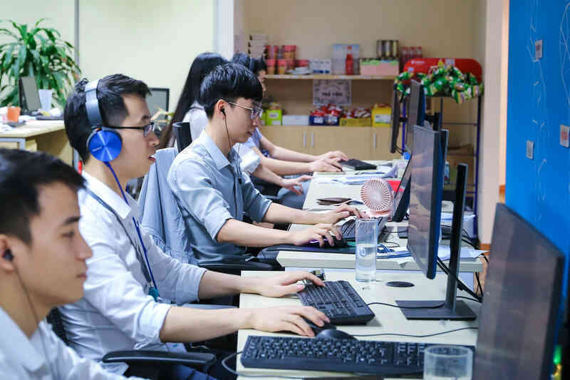Bộ TT&TT thúc đẩy phát triển nền tảng công nghệ mô hình ngôn ngữ lớn tiếng Việt