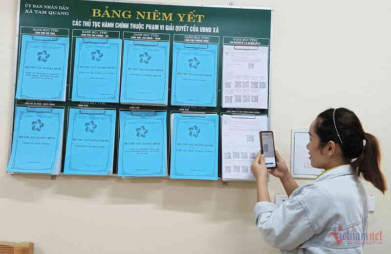 Dân xã miền núi Nghệ An phấn khởi khi giải quyết thủ tục qua mã QR-Code