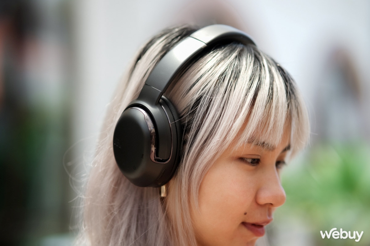 Tai nghe Tour One M2: Siêu phẩm chống ồn JBL giá 6.99 triệu, nhiều tính năng hay đến Apple, Sony cũng chưa có - Ảnh 12. Tai nghe Tour One M2: Siêu phẩm chống ồn JBL giá 6.99 triệu, nhiều tính năng hay đến Apple, Sony cũng chưa có - Ảnh 12.