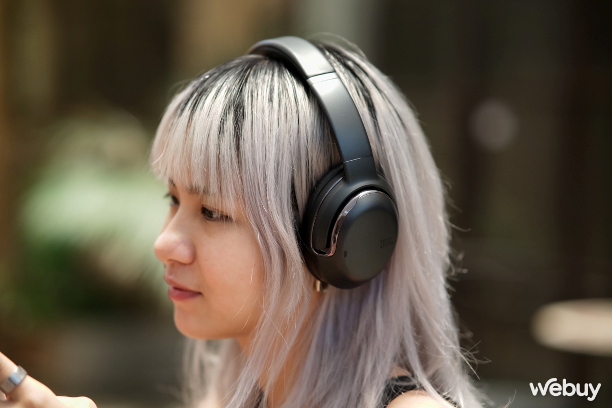 Tai nghe Tour One M2: Siêu phẩm chống ồn JBL giá 6.99 triệu, nhiều tính năng hay đến Apple, Sony cũng chưa có