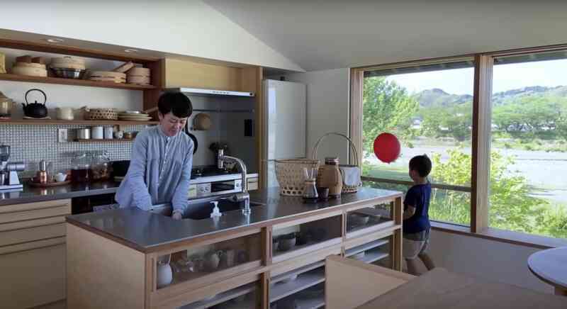 Thực hiện ước mơ của vợ, nghệ nhân gốm đem hết tài sản về quê xây nhà