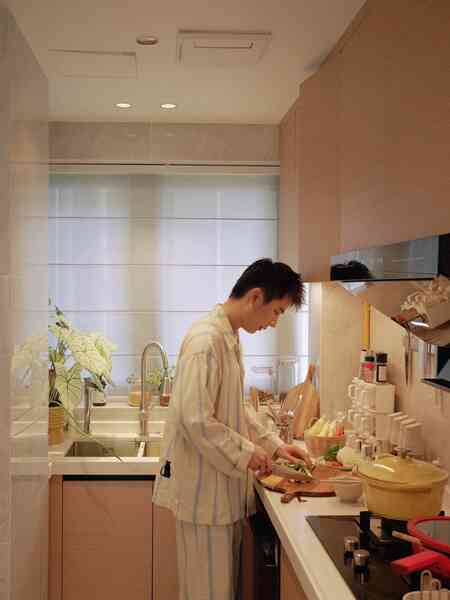 Thanh niên độc thân thuê nhà 65 triệu/ tháng, thiết kế cực đẹp: Tôi không muốn mua nhà rồi khoá chặt đời mình trong đó - Ảnh 10. Thanh niên độc thân thuê nhà 65 triệu/ tháng, thiết kế cực đẹp: Tôi không muốn mua nhà rồi khoá chặt đời mình trong đó - Ảnh 10.