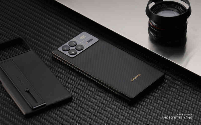 Ảnh thực tế Xiaomi MIX Fold 3 với thiết kế siêu mỏng, bản lề mới, giá dưới 30 triệu đồng - Ảnh 2. Ảnh thực tế Xiaomi MIX Fold 3 với thiết kế siêu mỏng, bản lề mới, giá dưới 30 triệu đồng - Ảnh 2.