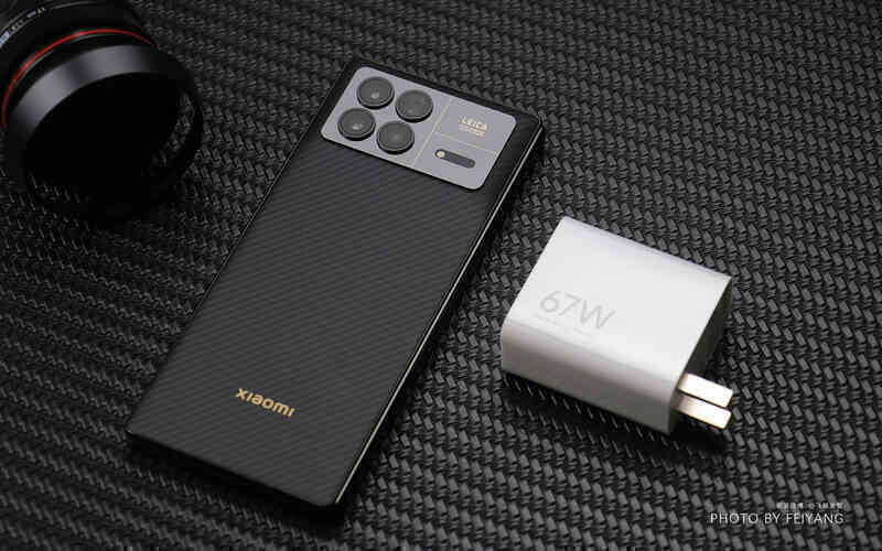 Ảnh thực tế Xiaomi MIX Fold 3 với thiết kế siêu mỏng, bản lề mới, giá dưới 30 triệu đồng - Ảnh 10. Ảnh thực tế Xiaomi MIX Fold 3 với thiết kế siêu mỏng, bản lề mới, giá dưới 30 triệu đồng - Ảnh 10.