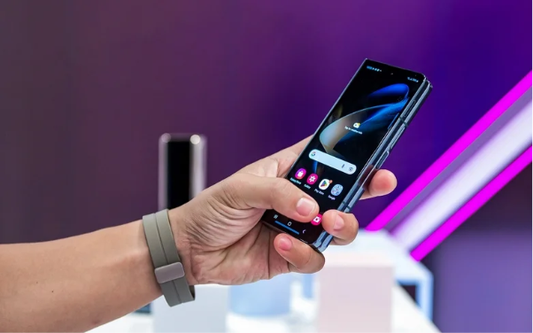 So sánh Samsung Galaxy Z Fold5 được nâng cấp những gì so với Galaxy Z Fold4 - Ảnh 4. So sánh Samsung Galaxy Z Fold5 được nâng cấp những gì so với Galaxy Z Fold4 - Ảnh 4.