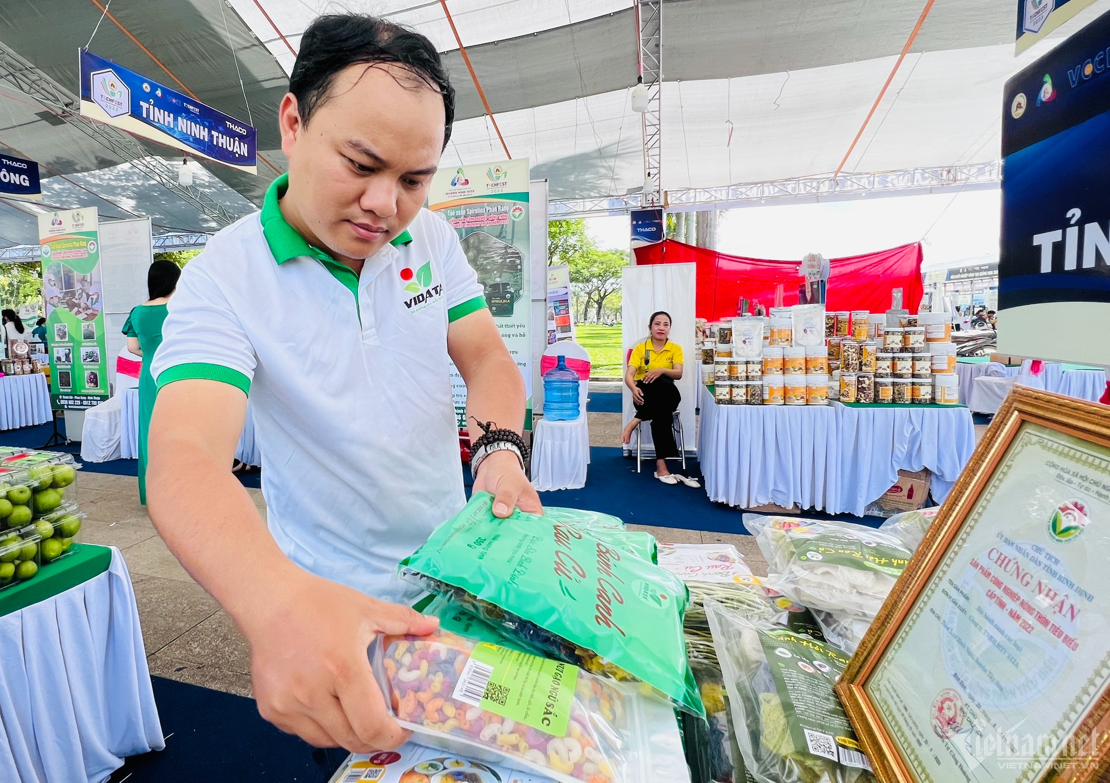 Cách Bình Định đưa các sản phẩm OCOP ‘bay xa’