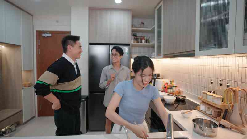 Tizi Đích Lép bật khóc trong House Are You?: Mua nhà 6 tỷ sau 9 năm thuê, dẫn Kiên Hoàng khui bí mật phòng 4m2 - Ảnh 5. Tizi Đích Lép bật khóc trong House Are You?: Mua nhà 6 tỷ sau 9 năm thuê, dẫn Kiên Hoàng khui bí mật phòng 4m2 - Ảnh 5.