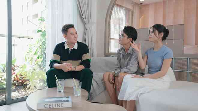 Tizi Đích Lép bật khóc trong