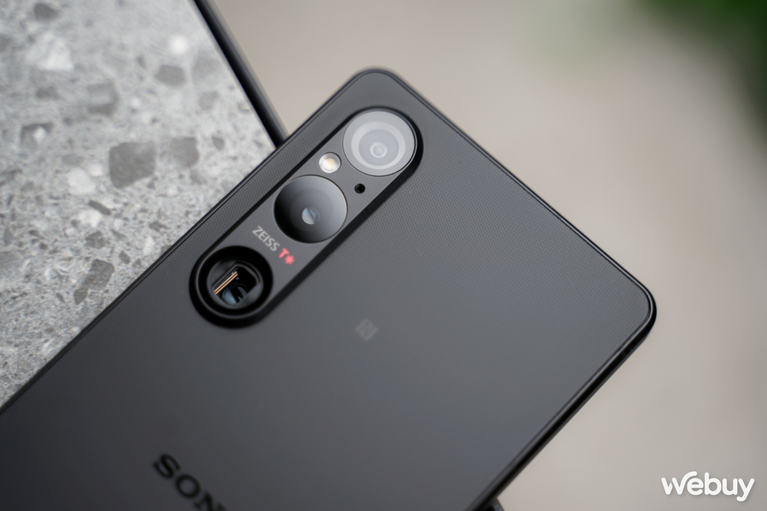 Fan Sony nói về Xperia 1 V sau 5 năm “xa cách”: Tính năng “Pro” hơn cả Pro, chụp ảnh đã hết “xấu”