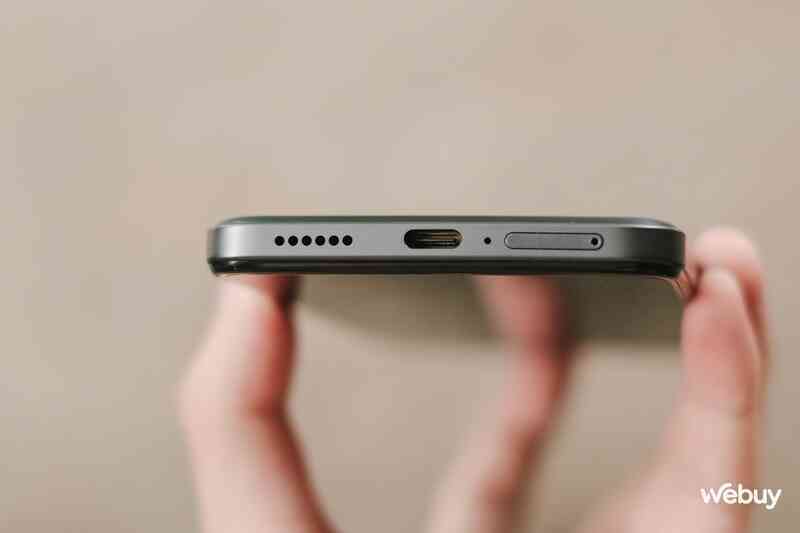 Smartphone này giá 4,5 triệu nhưng có màn hình 144Hz, điểm AnTuTu gần 1 triệu, sạc nhanh 67W