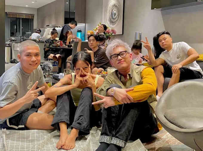 Bên trong biệt thự 5 tầng của JustaTee: Góc nào cũng xịn đét, được gọi là tụ điểm "giải trí" của giới rap Việt bởi 1 lý do - Ảnh 14. Bên trong biệt thự 5 tầng của JustaTee: Góc nào cũng xịn đét, được gọi là tụ điểm "giải trí" của giới rap Việt bởi 1 lý do - Ảnh 14.