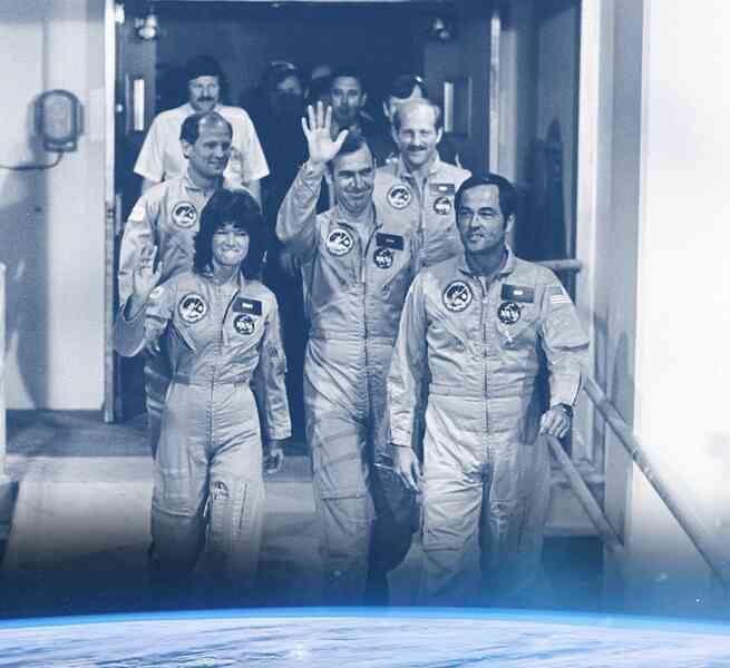 Cách NASA chọn phi hành gia bay vào không gian: Loại 99,9% ứng viên để tìm người xuất chúng, tỷ lệ chọi 1:1500, hưởng lương hơn 2,3 tỷ đồng/năm - Ảnh 5. Cách NASA chọn phi hành gia bay vào không gian: Loại 99,9% ứng viên để tìm người xuất chúng, tỷ lệ chọi 1:1500, hưởng lương hơn 2,3 tỷ đồng/năm - Ảnh 5.