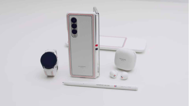 Samsung tiếp tục kết hợp thương hiệu Thom Browne đem tới bộ sưu tập hội tụ tinh hoa công nghệ và thời trang - Ảnh 3. Samsung tiếp tục kết hợp thương hiệu Thom Browne đem tới bộ sưu tập hội tụ tinh hoa công nghệ và thời trang - Ảnh 3.