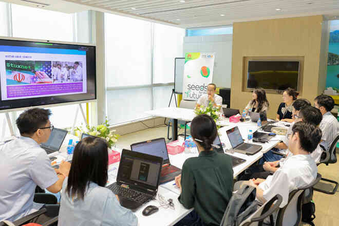 Sinh viên đang tham gia phát triển công nghệ mới như AI, Bigdata, Cloud, IoT,