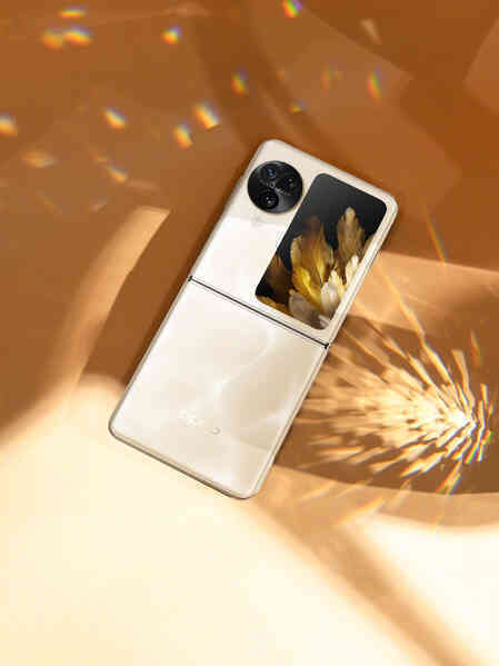 OPPO ra mắt Find N3 Flip: Smartphone "vỏ sò" đầu tiên có 3 camera chính, giá rẻ hơn Galaxy Z Flip5