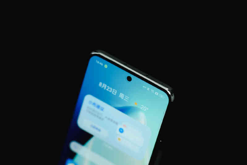 realme ra mắt smartphone sạc 240W, chip Snapdragon 8 Gen 2, RAM 24GB, giá chưa tới 13 triệu đồng - Ảnh 4. realme ra mắt smartphone sạc 240W, chip Snapdragon 8 Gen 2, RAM 24GB, giá chưa tới 13 triệu đồng - Ảnh 4.