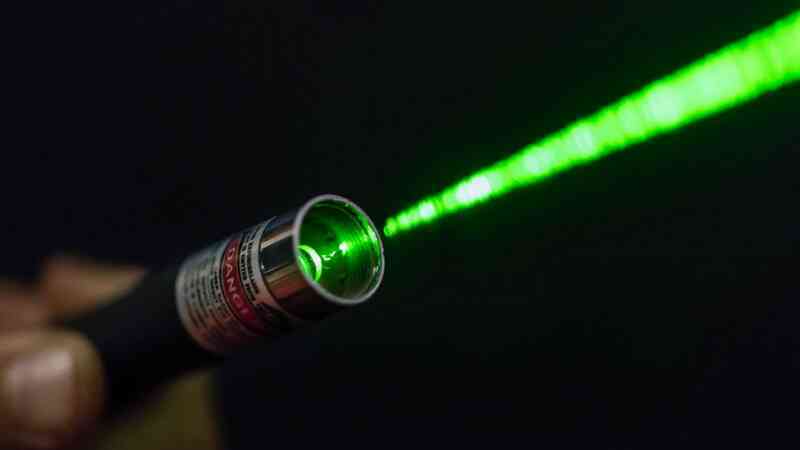 Sức mạnh của tia laser uy lực là thế, nhưng hóa ra nó còn có công dụng ai nghe cũng thấy khó tin: "Chữa ngáy"!