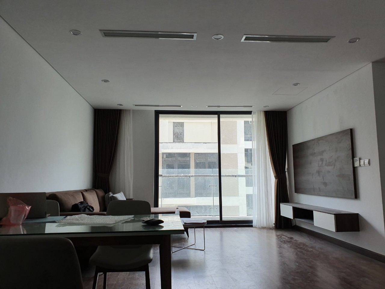 Giấu điều hòa vào trong tủ, tưởng đẹp nhưng hại trăm bề - Ảnh 5. Giấu điều hòa vào trong tủ, tưởng đẹp nhưng hại trăm bề - Ảnh 5.