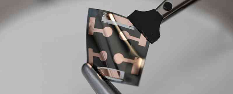 Các nhà khoa học sáng chế ra pin mặt trời hai mặt sử dụng siêu vật liệu perovskite - Ảnh 2. Các nhà khoa học sáng chế ra pin mặt trời hai mặt sử dụng siêu vật liệu perovskite - Ảnh 2.