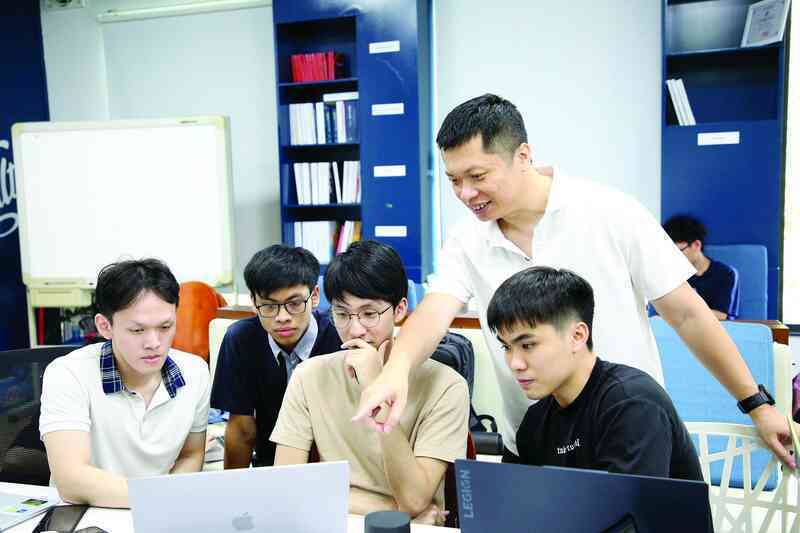 'Cơn sốt' ChatGPT giờ ra sao? - Ảnh 2. 'Cơn sốt' ChatGPT giờ ra sao? - Ảnh 2.