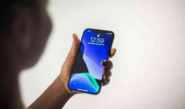 Pháp cấm bán iPhone 12 vì mức độ bức xạ trên ngưỡng cho phép