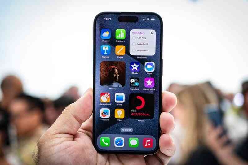 Nhiều người bán tháo iPhone cũ để lên đời iPhone 15 - 2