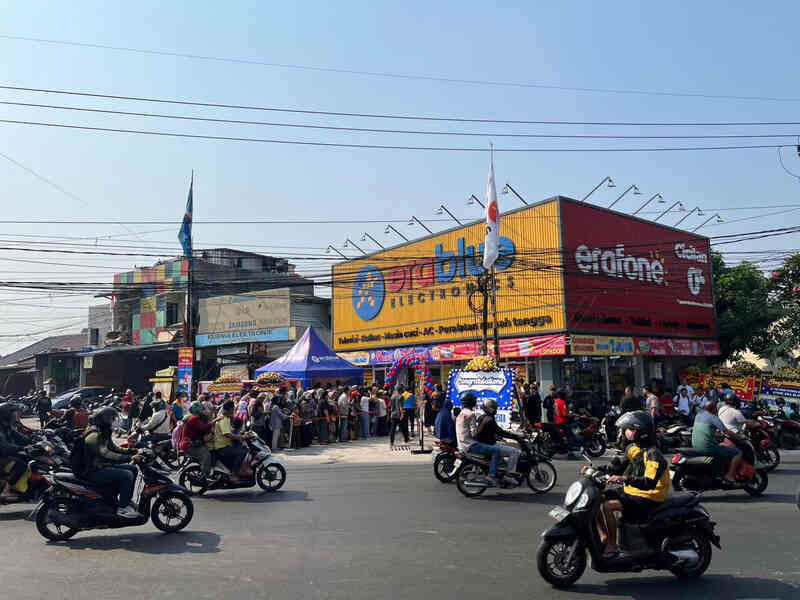 Thế giới Di động (MWG) sau 8 tháng tại Indonesia: Doanh thu 6 tỷ đồng/shop, ra mắt mô hình mới, mục tiêu 30 cửa hàng chỉ trong quý 4 - Ảnh 2. Thế giới Di động (MWG) sau 8 tháng tại Indonesia: Doanh thu 6 tỷ đồng/shop, ra mắt mô hình mới, mục tiêu 30 cửa hàng chỉ trong quý 4 - Ảnh 2.