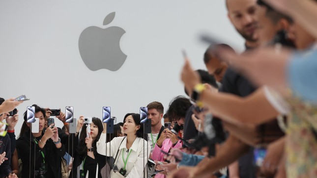 Chặn sớm việc 'xách tay' iPhone 15 từ Singapore, Thái Lan về Việt Nam