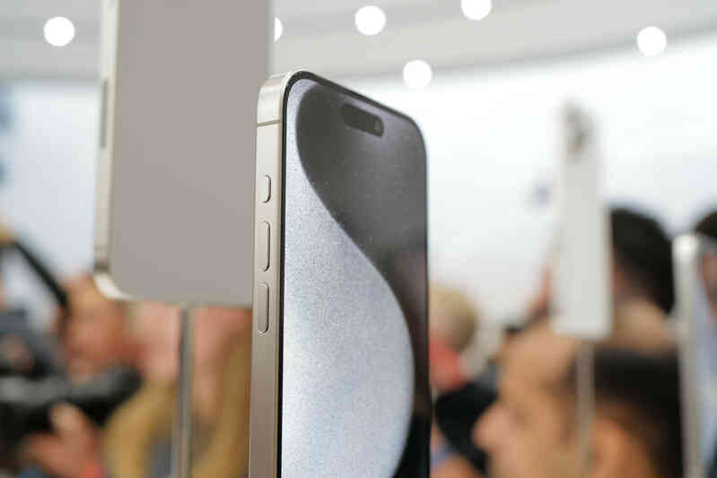 Không nhận đặt hàng iPhone 15 series tràn lan