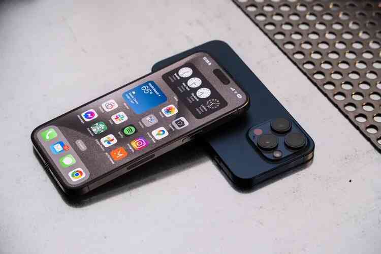 Không nhận đặt hàng iPhone 15 series tràn lan