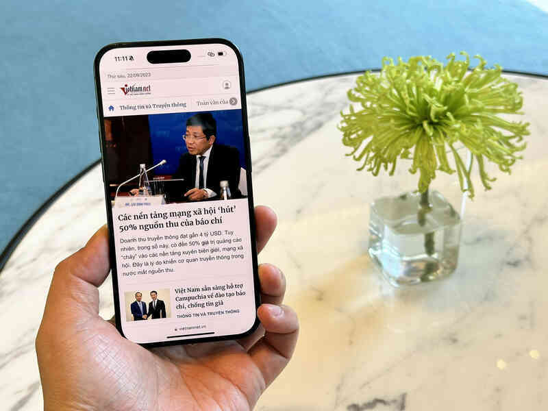 Người Việt "đổ xô" đặt mua sớm iPhone 15 vì giá bán hấp dẫn